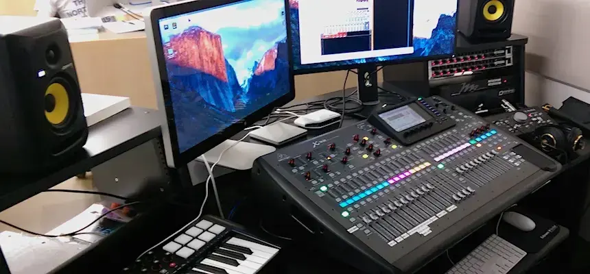 Roger Williams University Music Department Music Lab