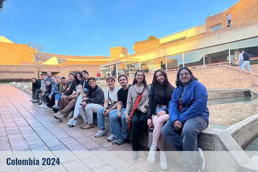 Students on a field trip in Colombia 