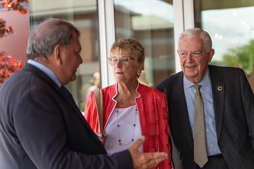 President Ioannis Miaoulis speaking with Bill and Joyce Cummings