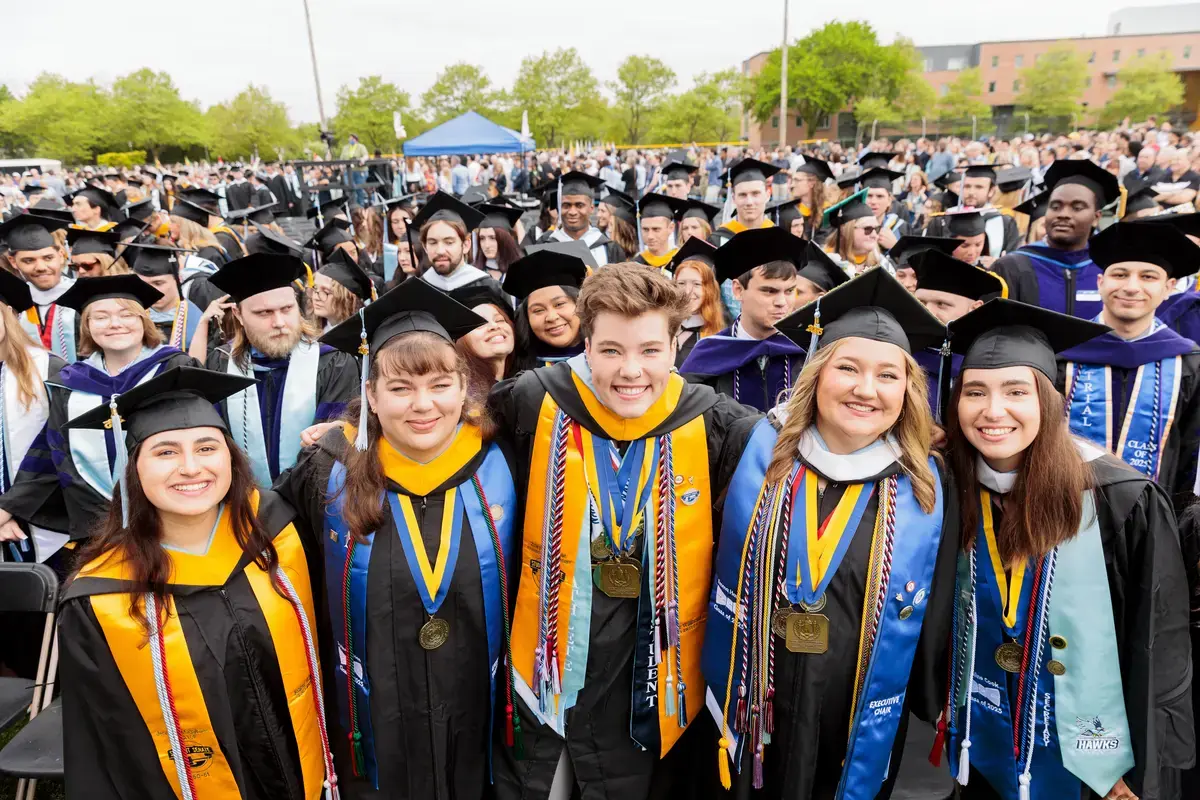 20250516_Commencement_0I7A2229-1200x800-9b9f185.png